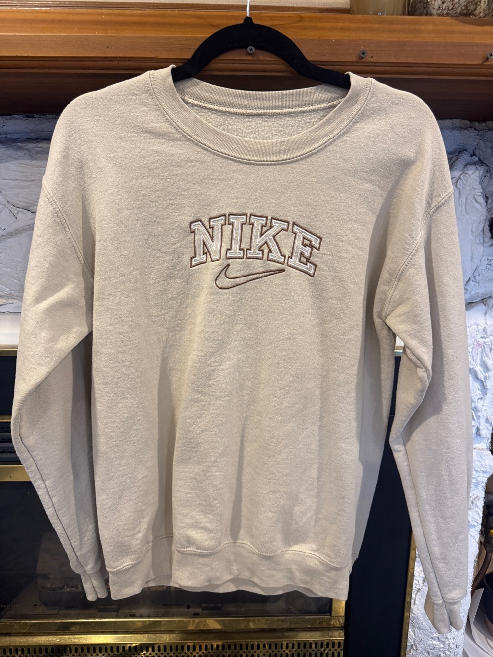 Crewneck Sweatshirt in Cream with Embroidered Logo